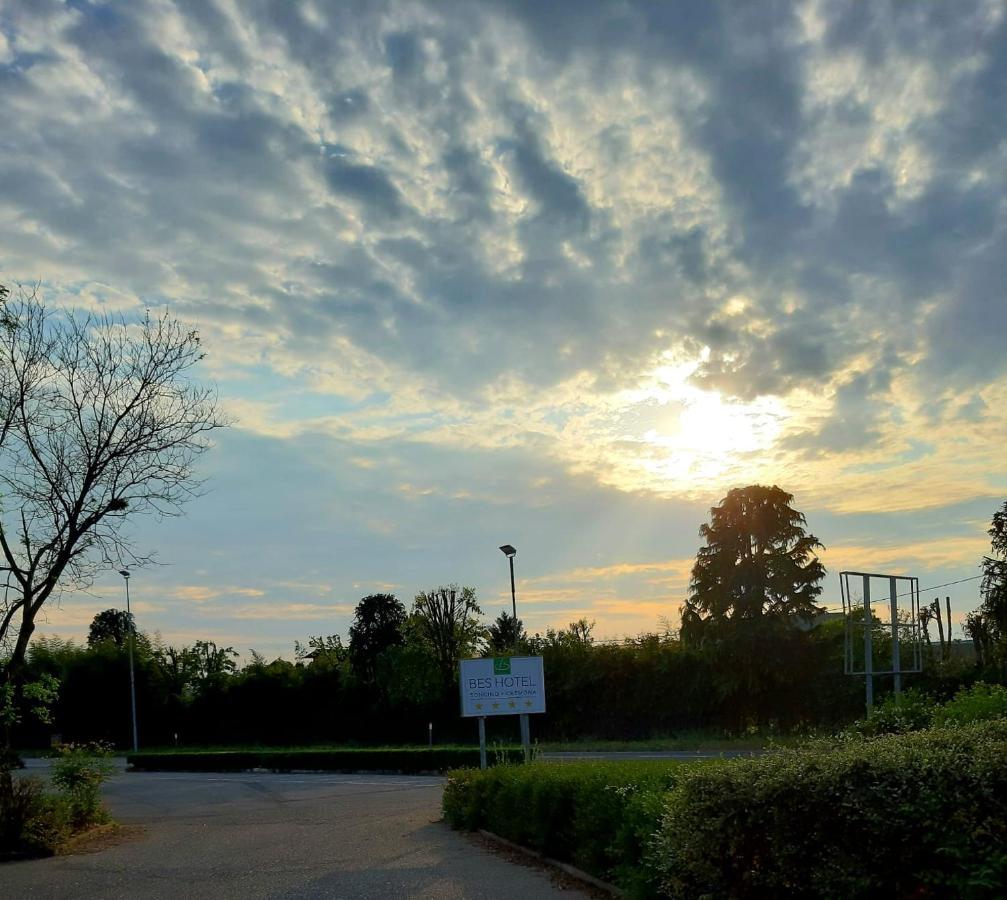Bes Hotel Cremona Soncino Exterior foto
